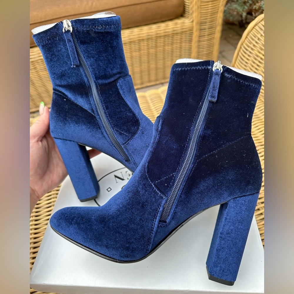 Steve Madden - EDIT - blue velvet booties
